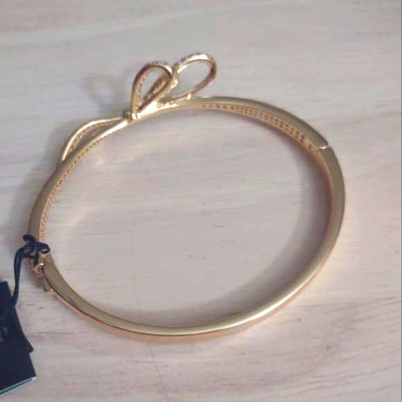 Kate Spade Gold Ribbon Bow Bangle Bracelet y2k classic - Picture 2 of 2